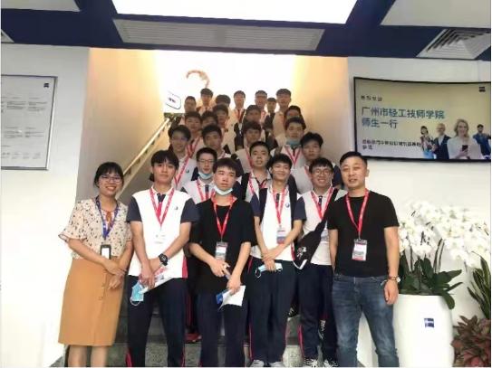 最新名企招聘,最新名企招聘，小巷深處的獨特小店，等你來(lái)探索！