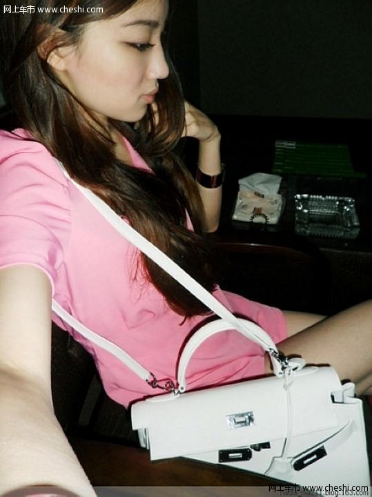 鄭州科技新品亮相，功能亮點(diǎn)與體驗展示，遠離色情內容，感受科技魅力