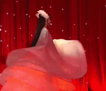 小彩旗的最新圖片，展現學(xué)習之旅中的成長(cháng)與自信之源