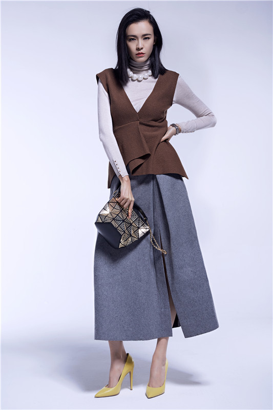 李艾最新時(shí)尚照片，時(shí)代先鋒的印記風(fēng)采