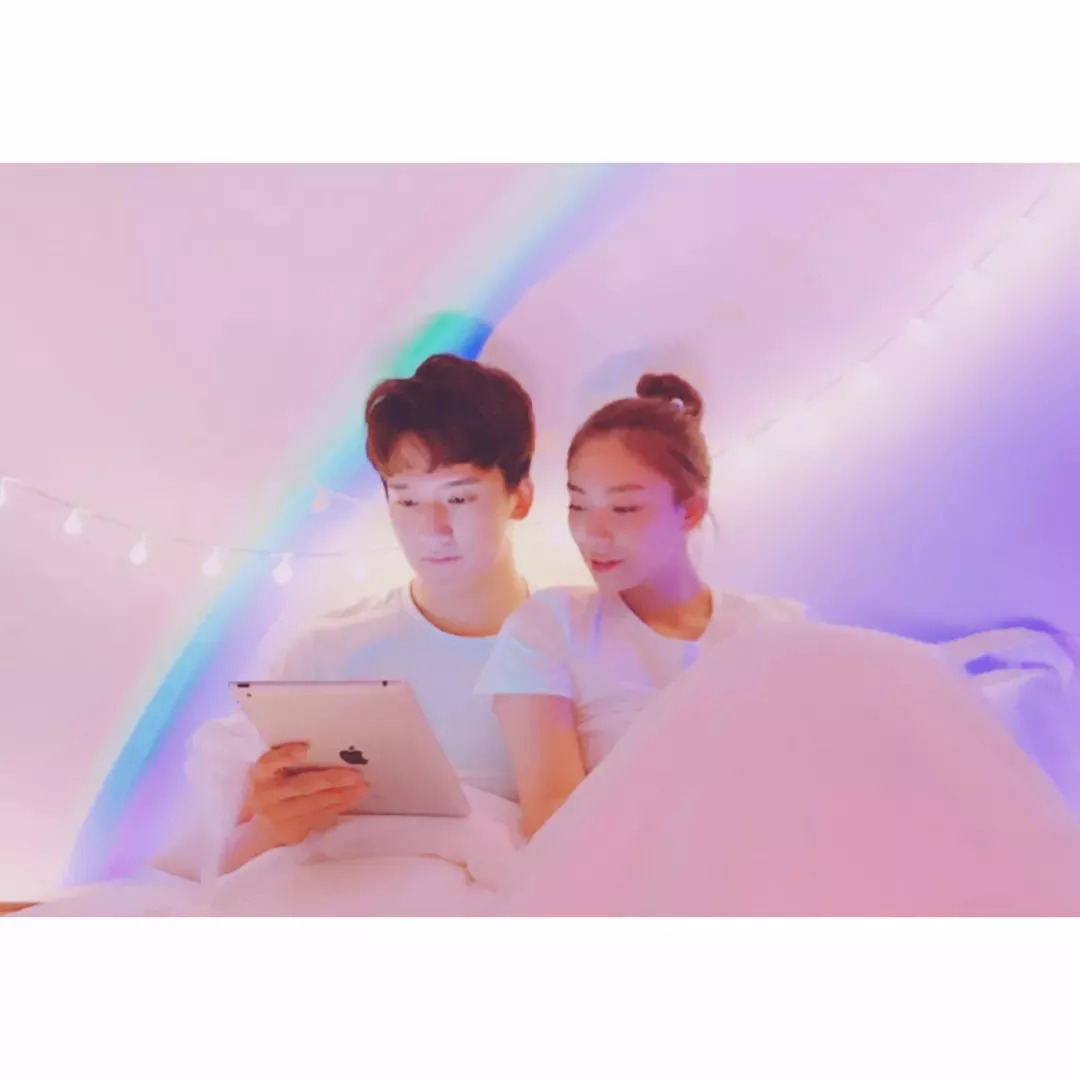 最新白邊情侶頭像2024，愛(ài)的日常趣事與甜蜜瞬間