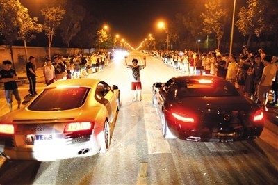 新疆車(chē)禍最新消息，探索自然美景不受阻礙