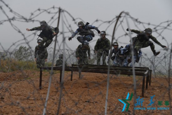 大學(xué)最新野戰圖片揭秘，小巷深處的獨特風(fēng)情魅力展示