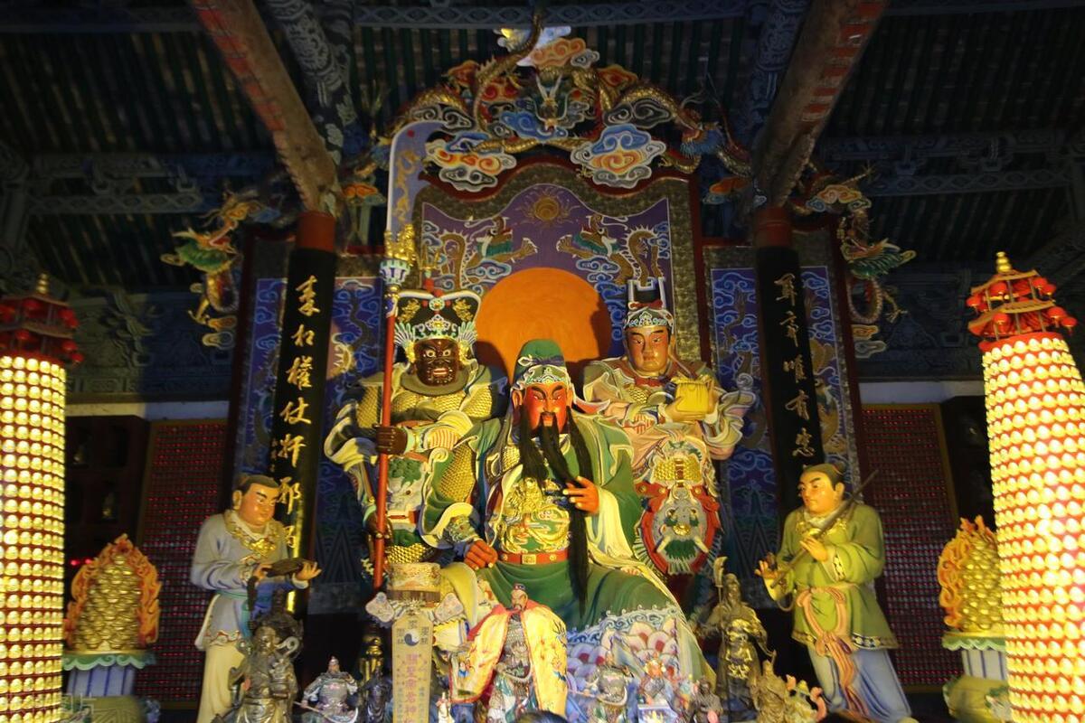 師尊人中講道最新,師尊人中講道最新，小巷深處的特色小店探秘