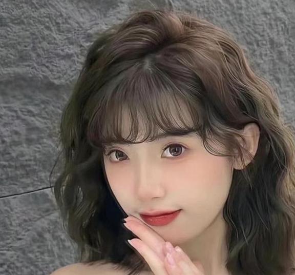 2024最新女式短發(fā)發(fā)型，展現自信與美麗的青春風(fēng)采