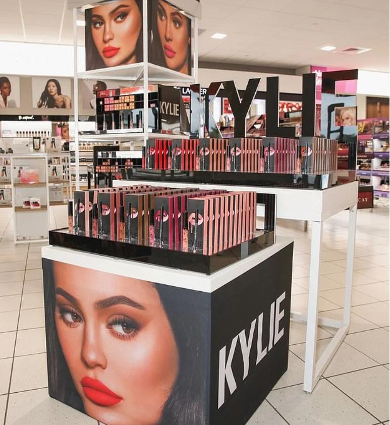 最新財務(wù)造假公司,最新財務(wù)造假公司，背景、事件、影響與地位