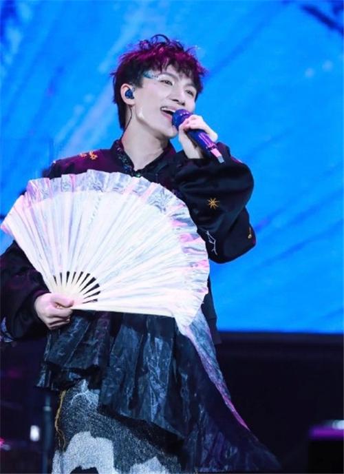 火花最新歌曲，自然美景之旅，探尋內心的平和寧靜