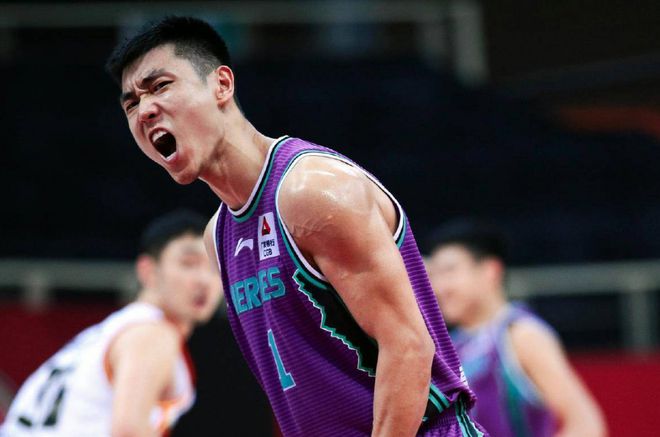 高詩(shī)巖最新動(dòng)態(tài)，籃球新星閃耀賽場(chǎng)，影響力持續擴大