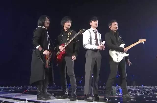 林俊杰最新翻唱歌曲，小巷深處的音樂(lè )與美食之旅