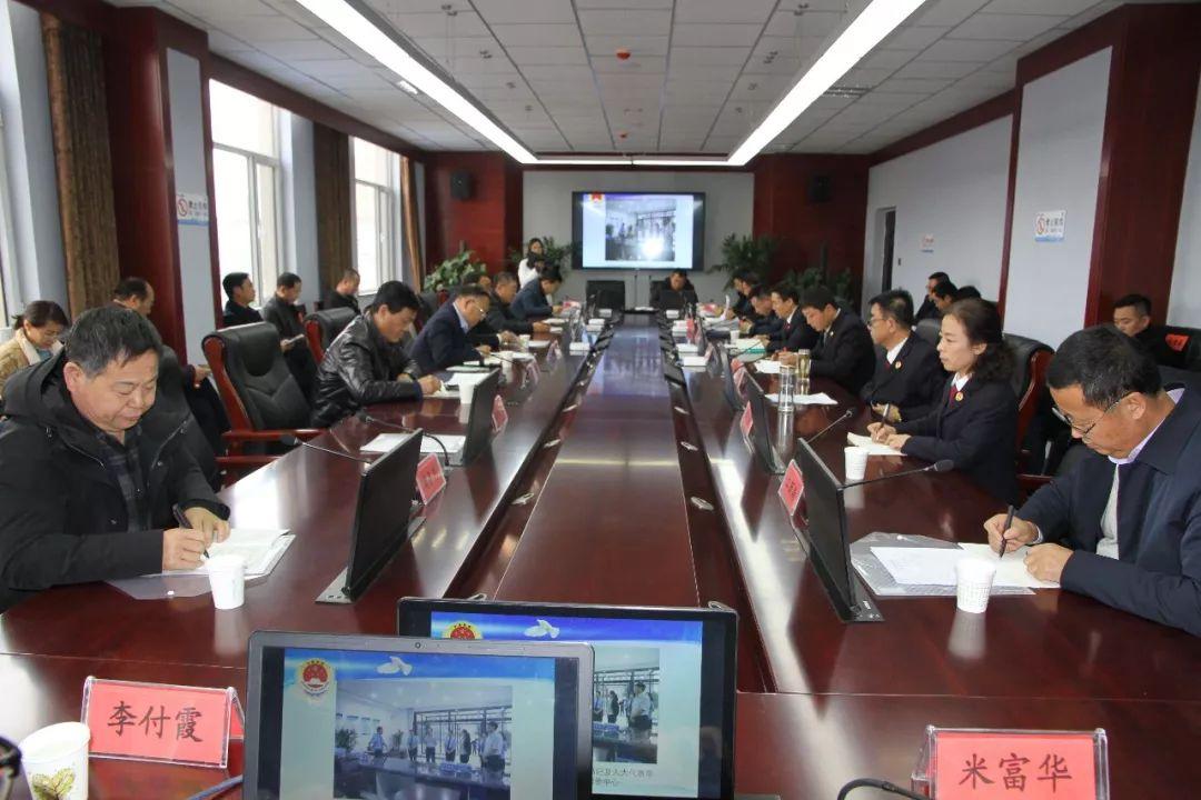 廢品回收新趨勢，小巷中的綠色奇遇之旅