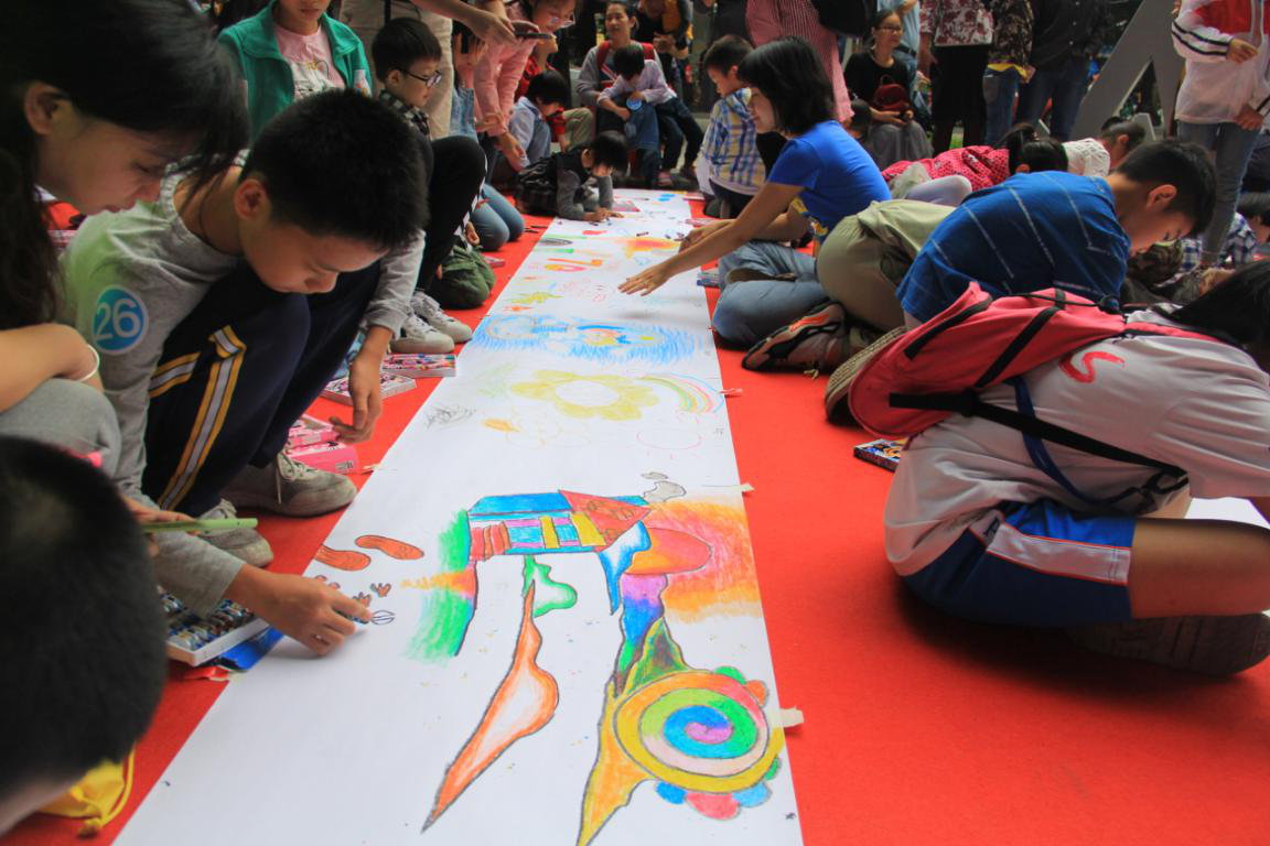 小巷中的藝術(shù)寶藏，大型繪畫(huà)比賽盛況展示