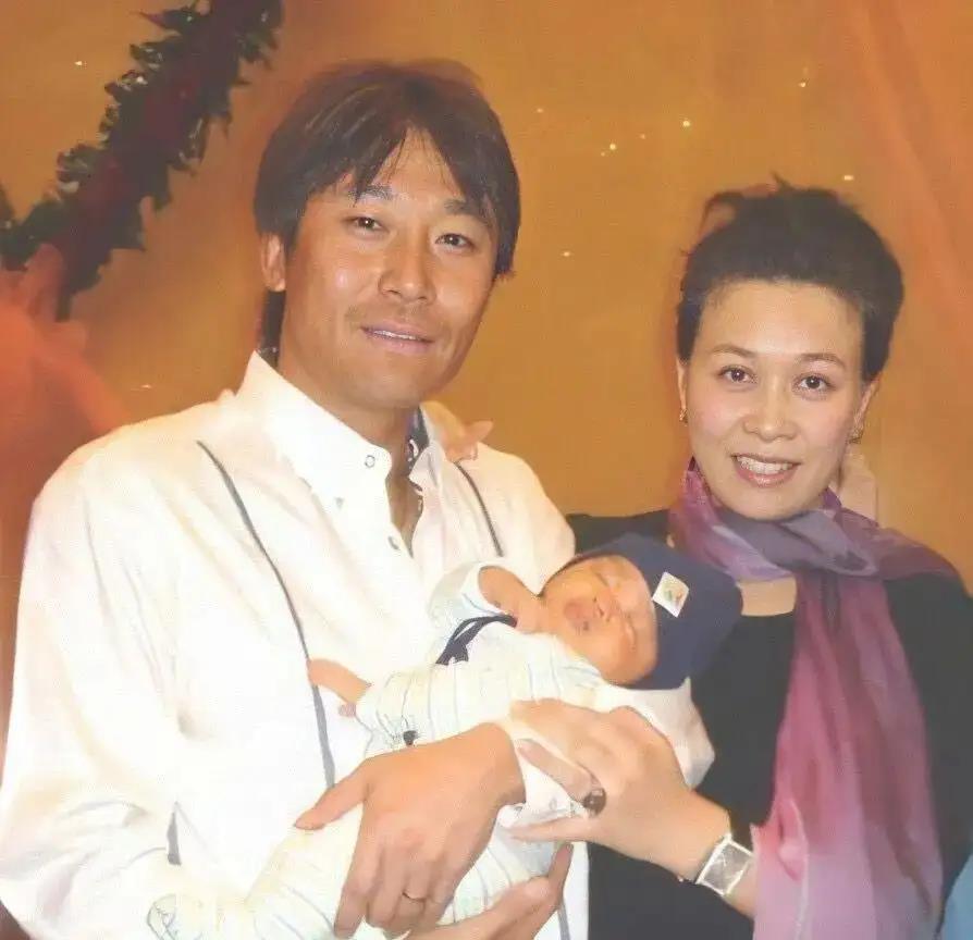 明星演唱會(huì )耳機，聽(tīng)覺(jué)盛宴中的獨特體驗之旅