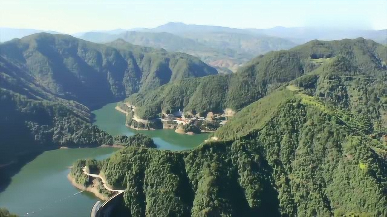 風(fēng)水大師揭秘，墳地選址奧秘與大自然美景的邂逅之旅