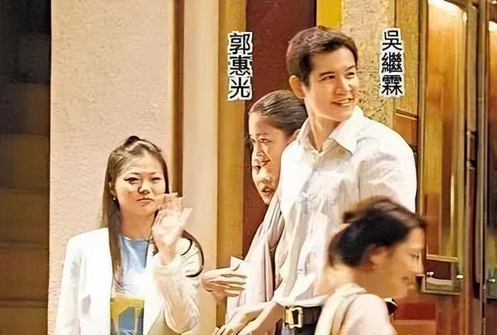 豪門(mén)寵愛(ài)，甜蜜婚姻的成長(cháng)勵志之旅