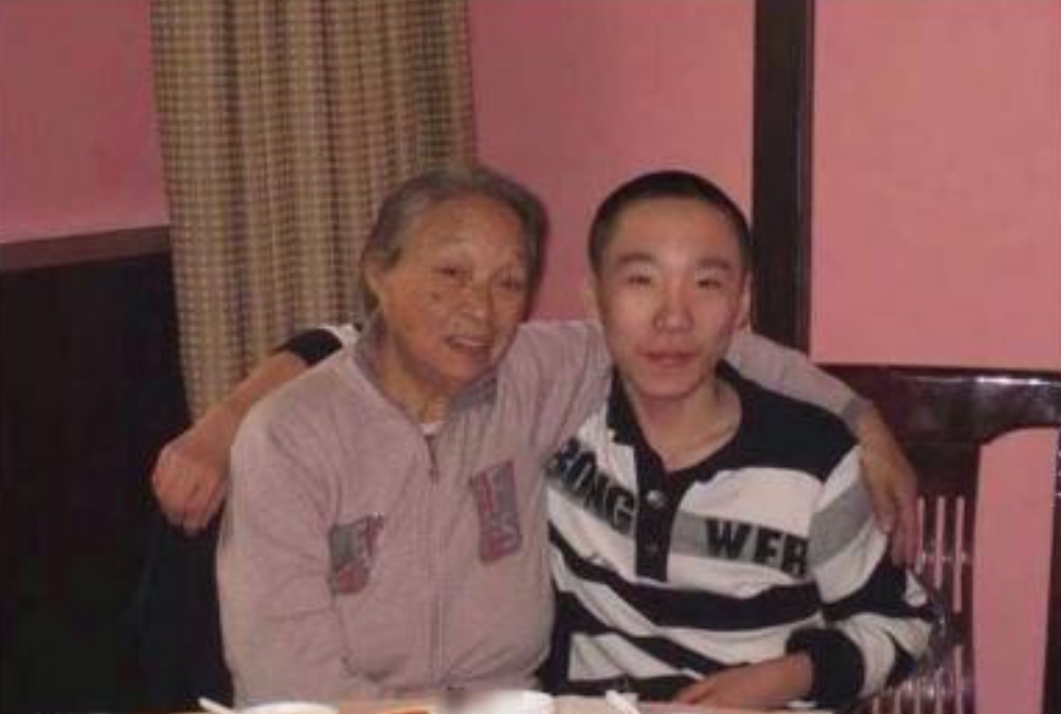 演員孫星，舞臺到熒屏的蛻變之路——自信與成就的力量