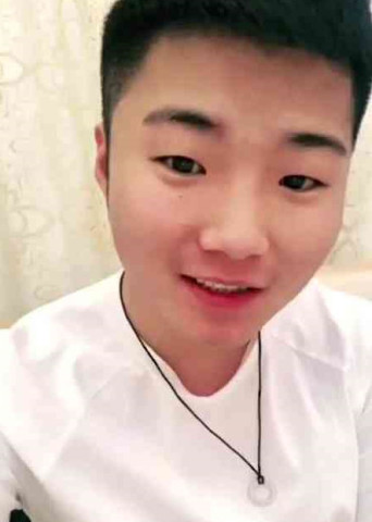 白小白最新時(shí)尚活力照片曝光，捕捉魅力瞬間