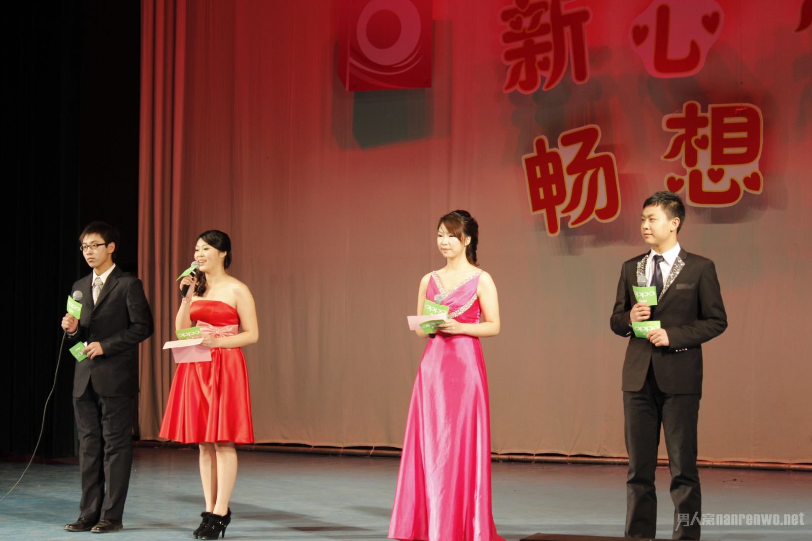 引領(lǐng)時(shí)代風(fēng)尚的舞臺之韻，最新主持詞精選集