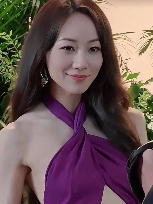女性頭像時(shí)尚潮流演變，最新風(fēng)尚與2025年流行趨勢預測