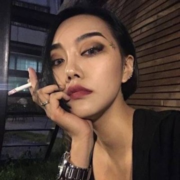 最新美女紋身圖案，時(shí)尚潮流中的個(gè)性表達