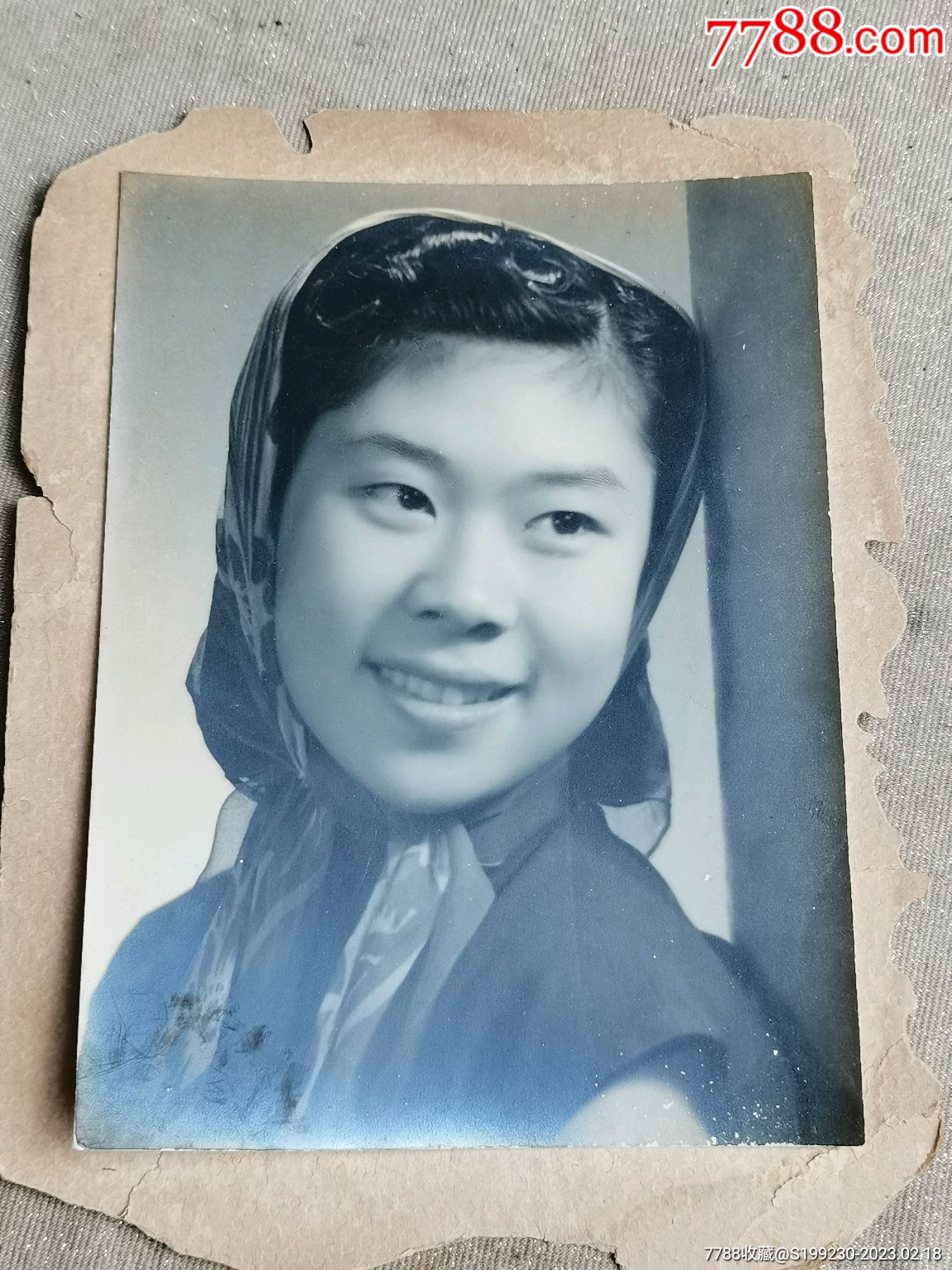 美女老照片的魅力，歷久彌新，時(shí)光見(jiàn)證美麗風(fēng)采